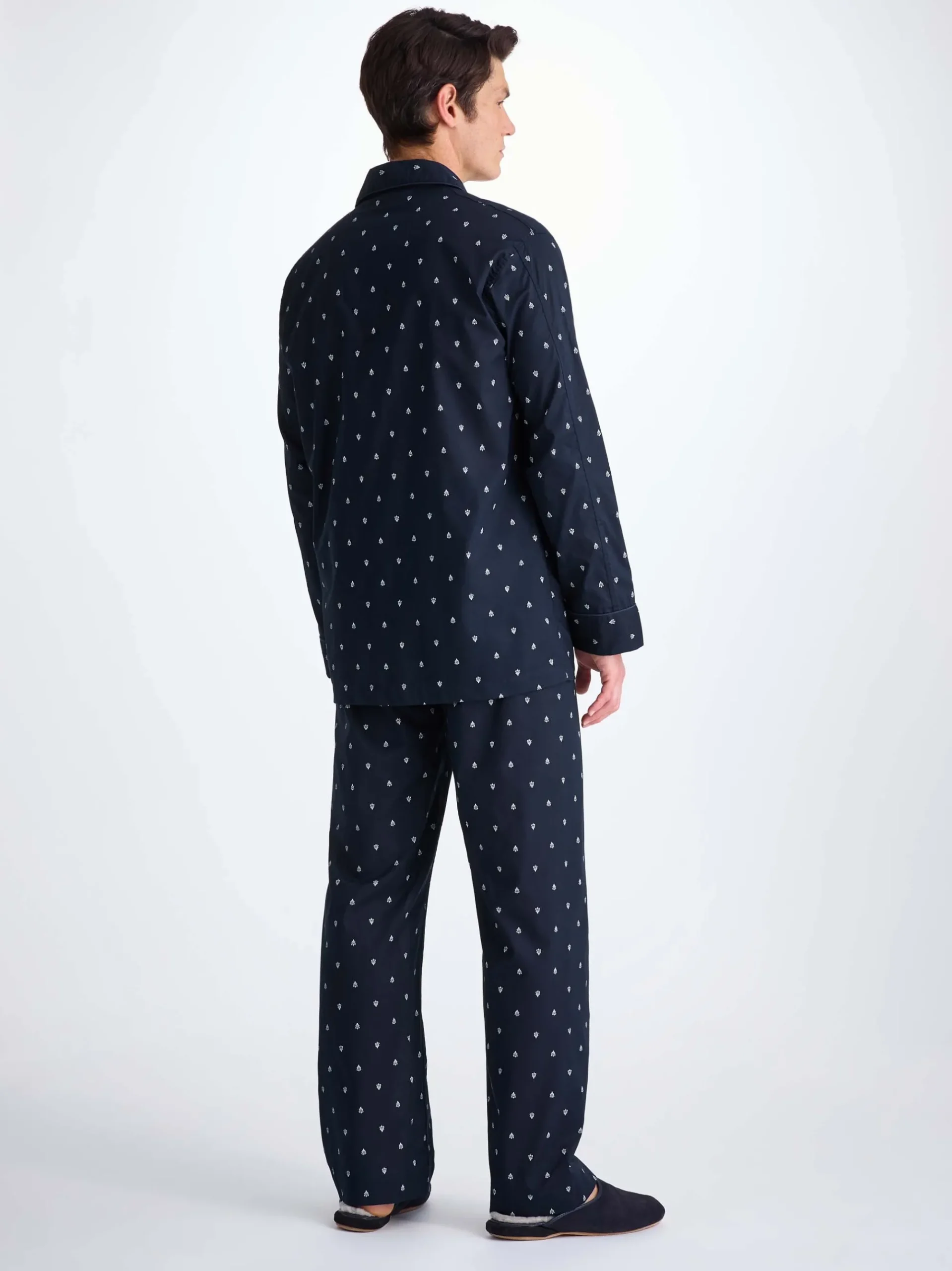 classic-fit-pyjamas-gMtYFfPY-3.webp Derek Rose Lightweight Pyjamas|View All>Classic Fit Pyjamas Navy Blue