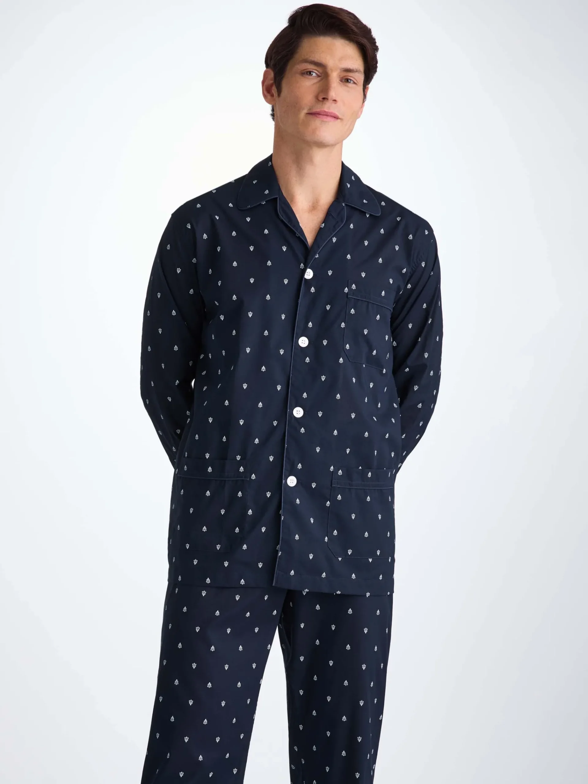 classic-fit-pyjamas-gMtYFfPY-4.webp Derek Rose Lightweight Pyjamas|View All>Classic Fit Pyjamas Navy Blue