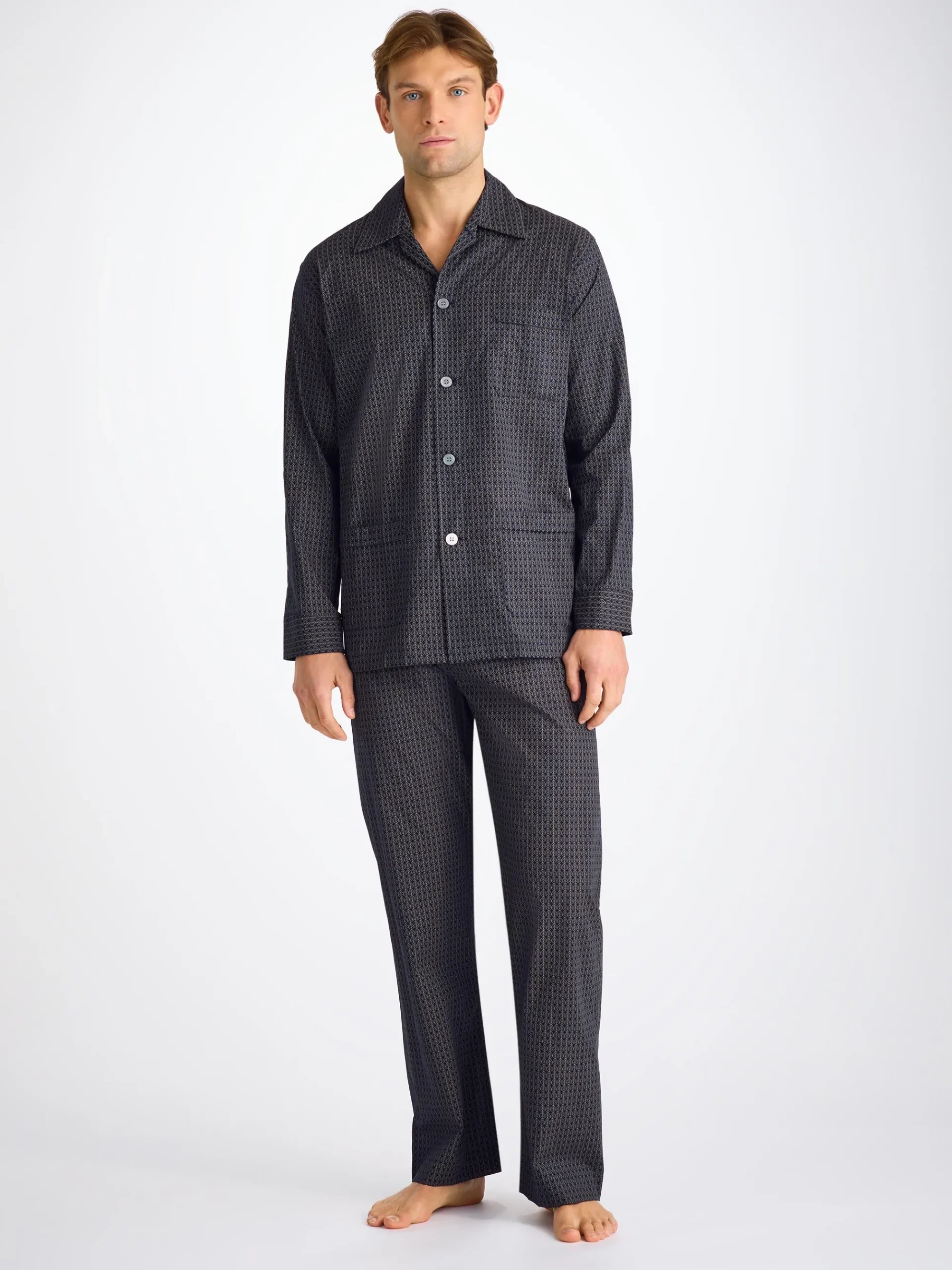 classic-fit-pyjamas-vrVALzuN-2.webp Derek Rose Lightweight Pyjamas|View All>Classic Fit Pyjamas Navy Blue