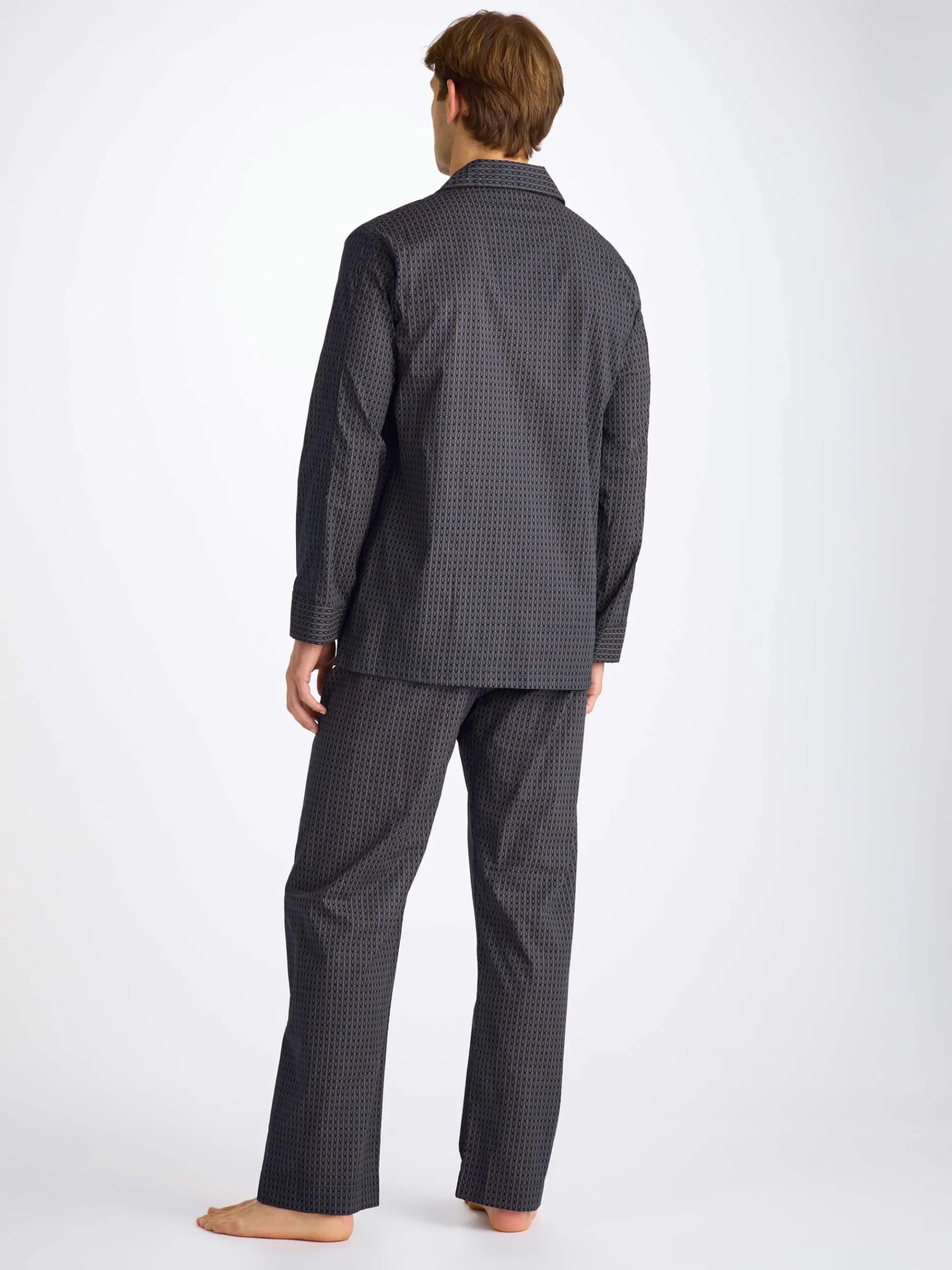 classic-fit-pyjamas-vrVALzuN-3.webp Derek Rose Lightweight Pyjamas|View All>Classic Fit Pyjamas Navy Blue