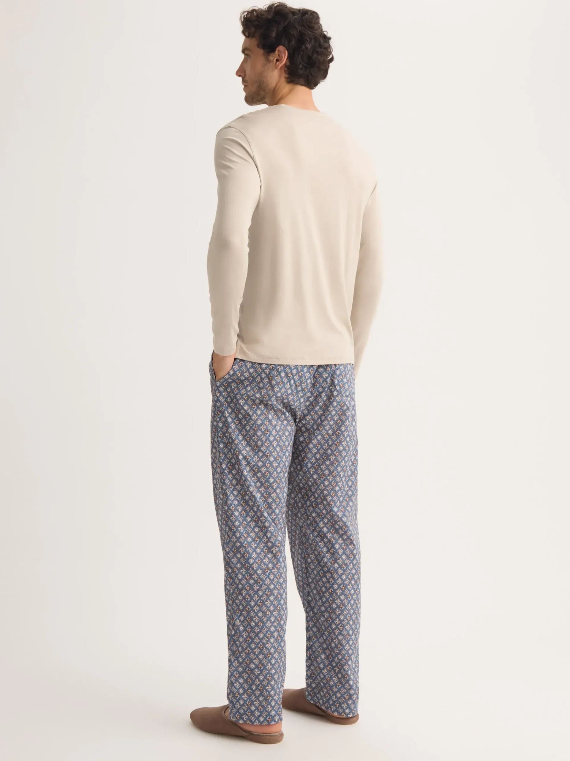 long-sleeve-t-shirt-fboadAZs-2.webp Derek Rose Long Sleeve T-Shirts|View All>Long Sleeve T-Shirt Light Stone