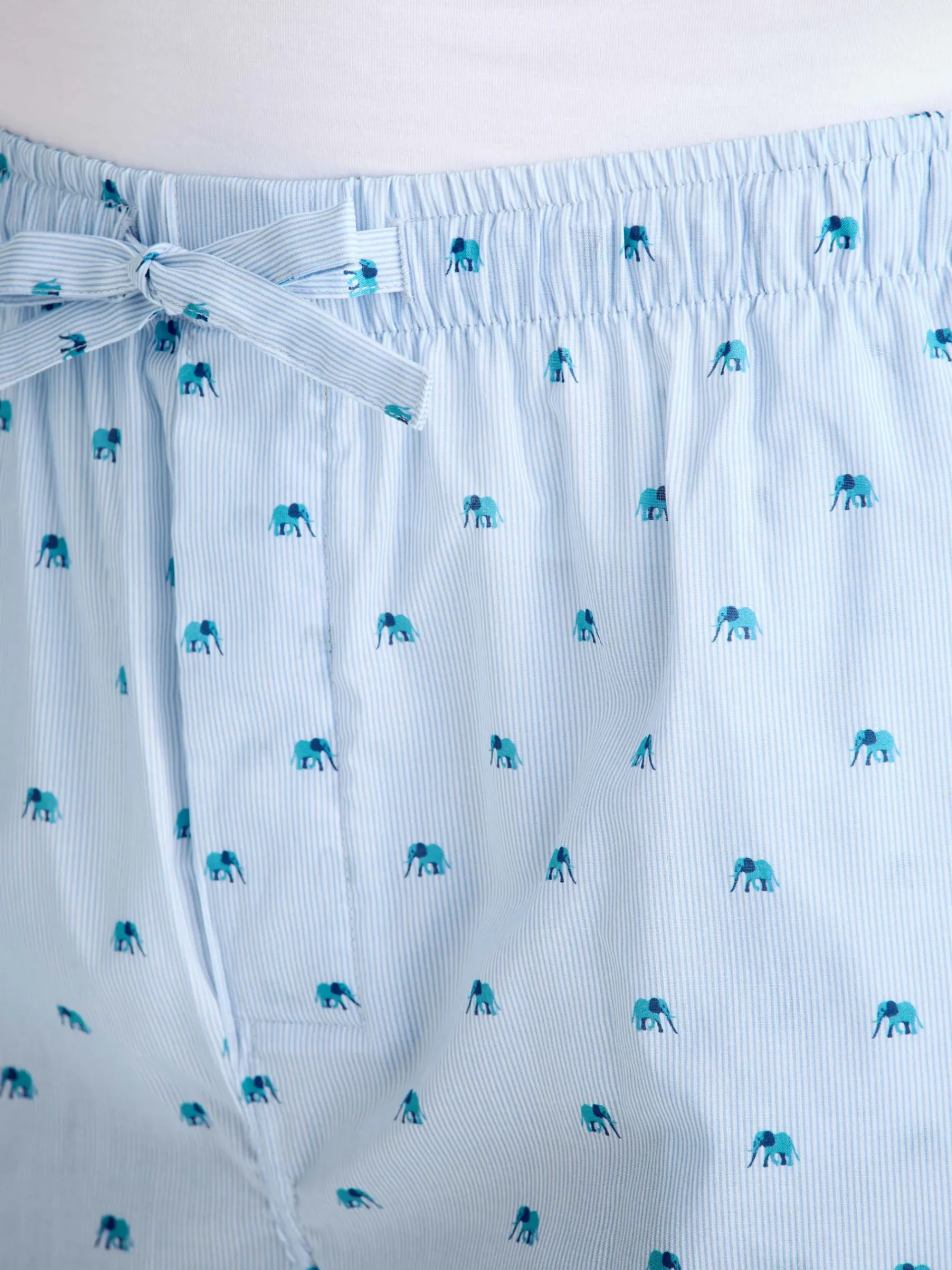 lounge-shorts-oRMASZSA-4.webp Derek Rose Lounge Trousers & Shorts|View All>Lounge Shorts Light Blue