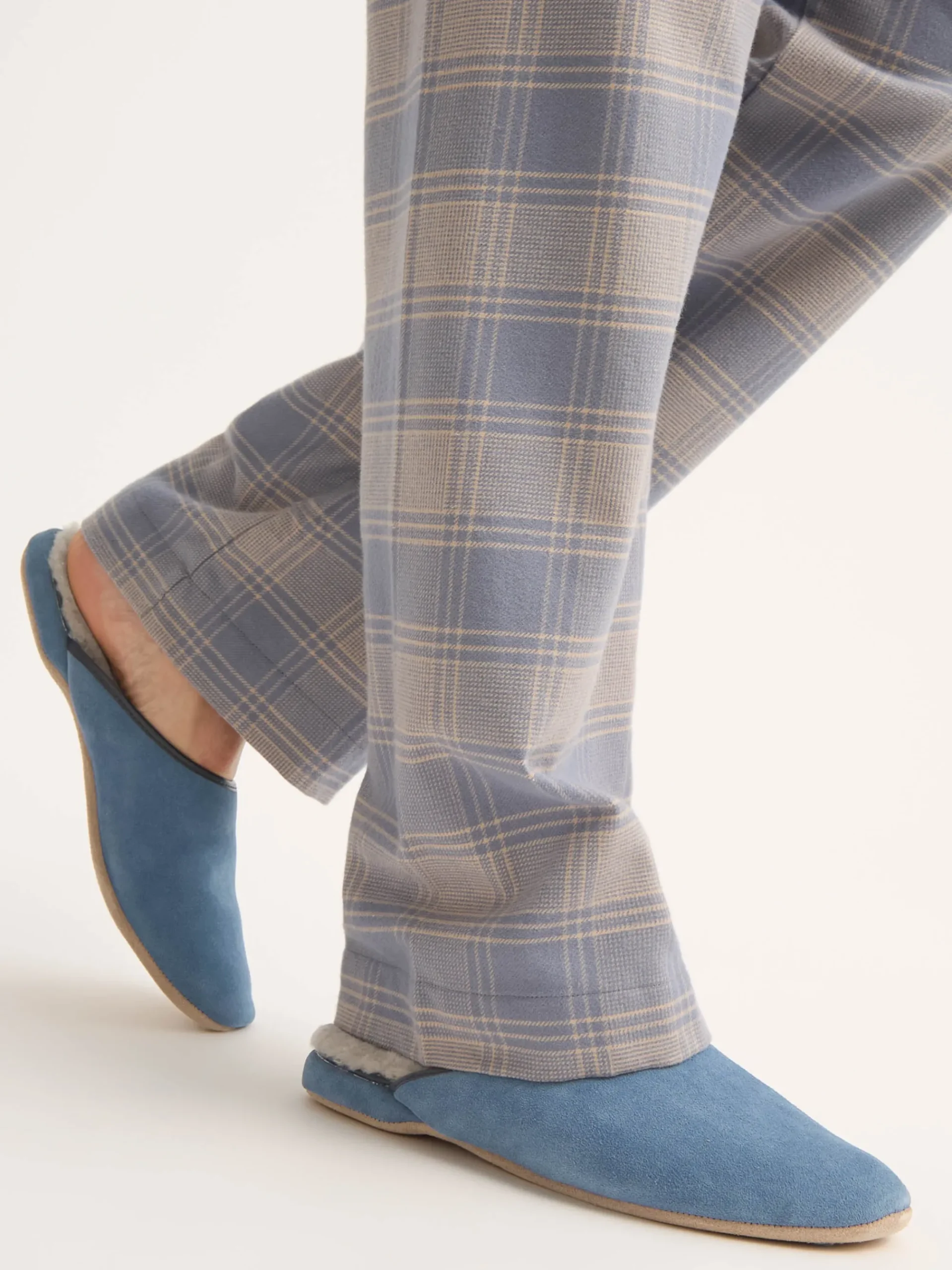 mule-slippers-eKeHyiTl-4.webp Derek Rose View All|View All>Mule Slippers Blue