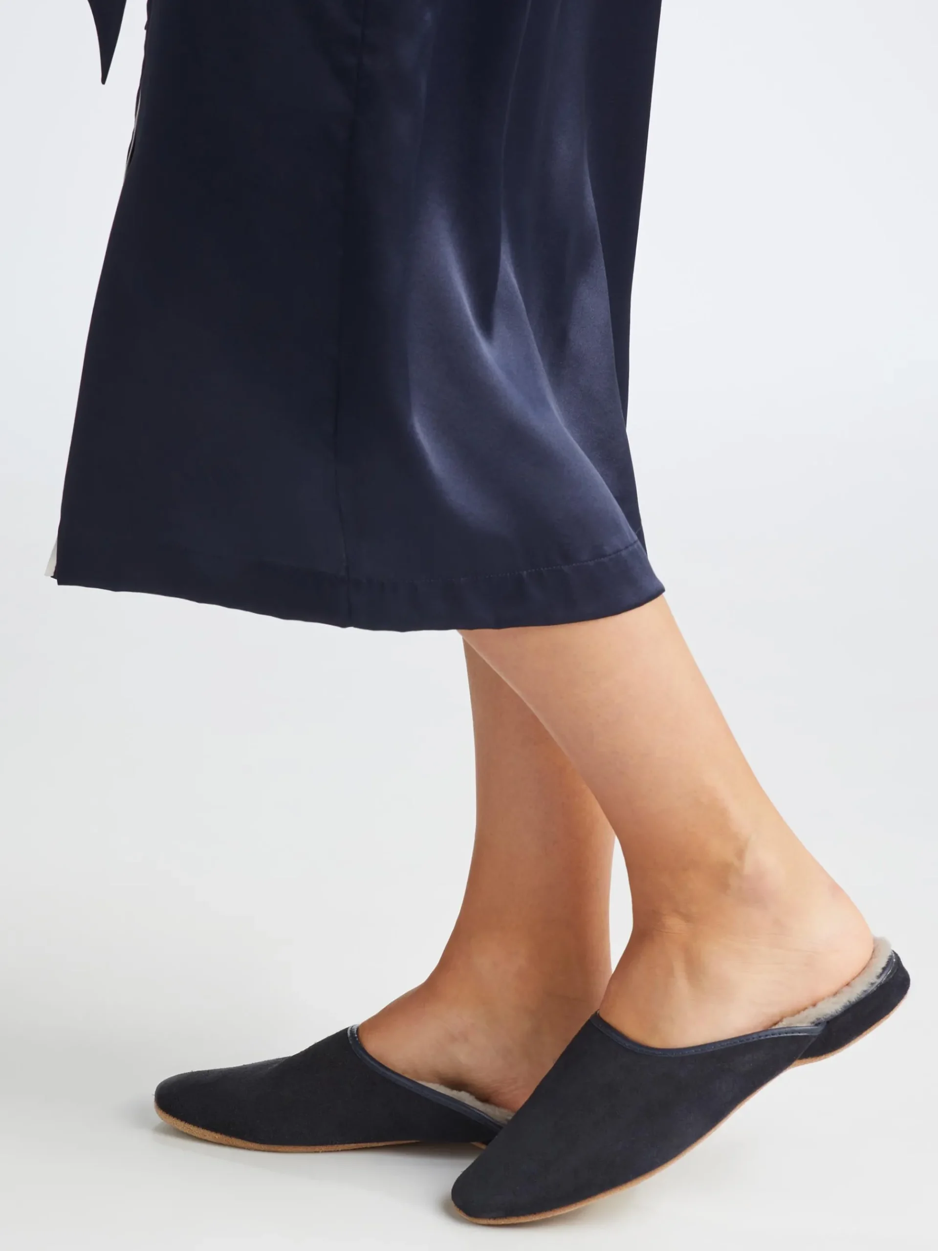 mule-slippers-xBaqIhFh-2.webp Derek Rose View All|View All>Mule Slippers Navy Blue