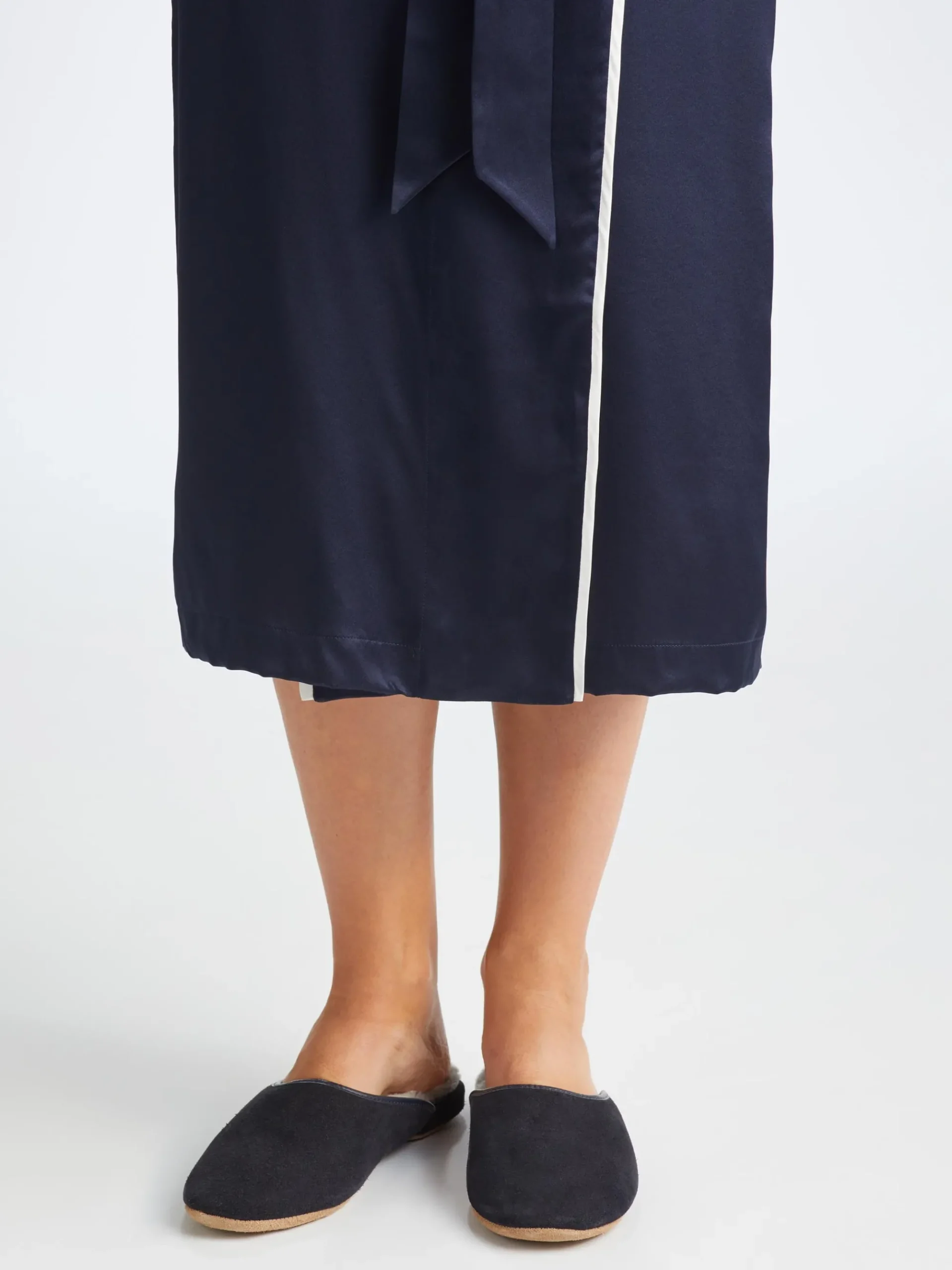 mule-slippers-xBaqIhFh-3.webp Derek Rose View All|View All>Mule Slippers Navy Blue