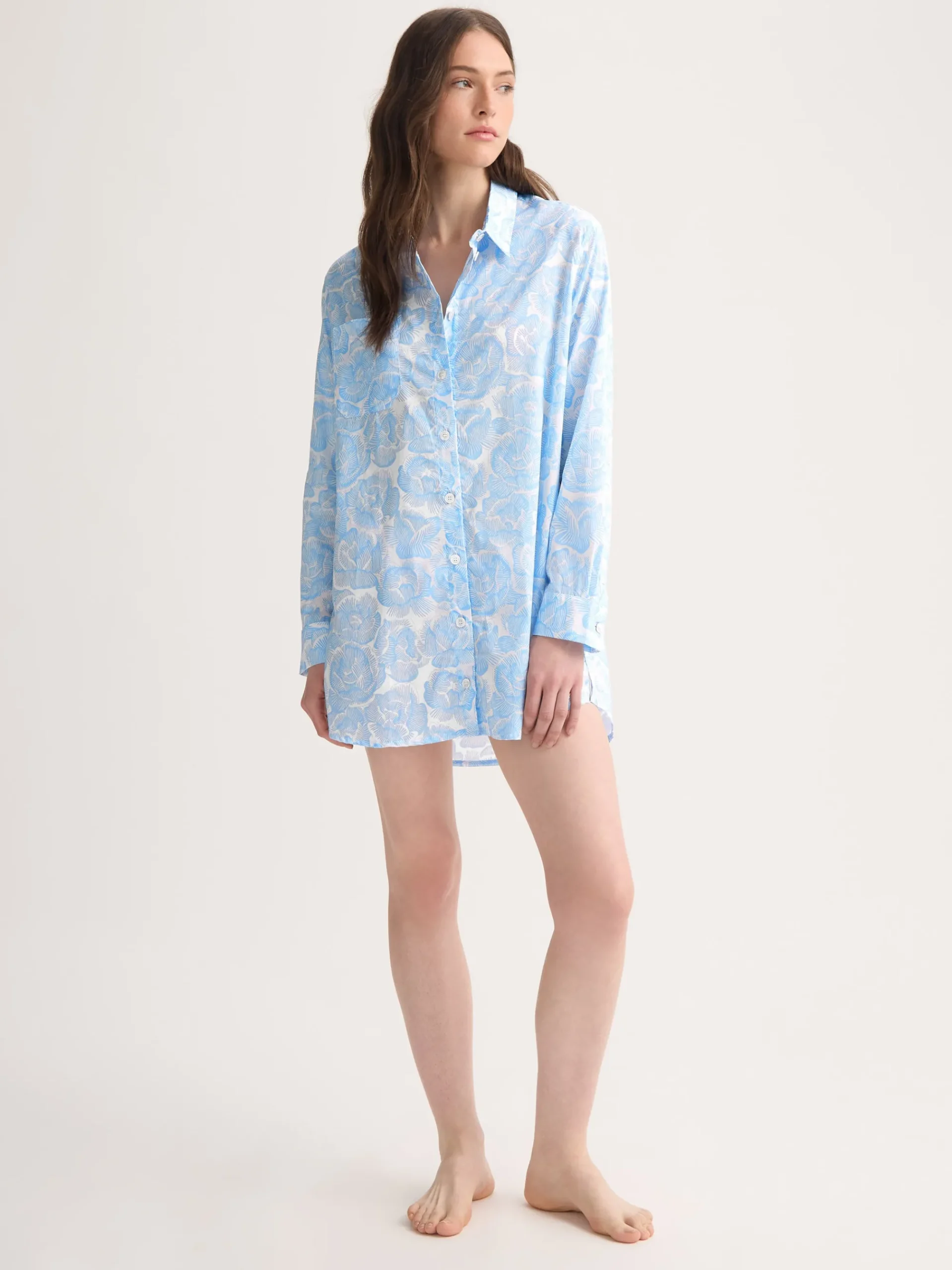 nightshirt-kAdgASFD-2.webp Derek Rose Lightweight Pyjamas|View All>Nightshirt Light Blue & White
