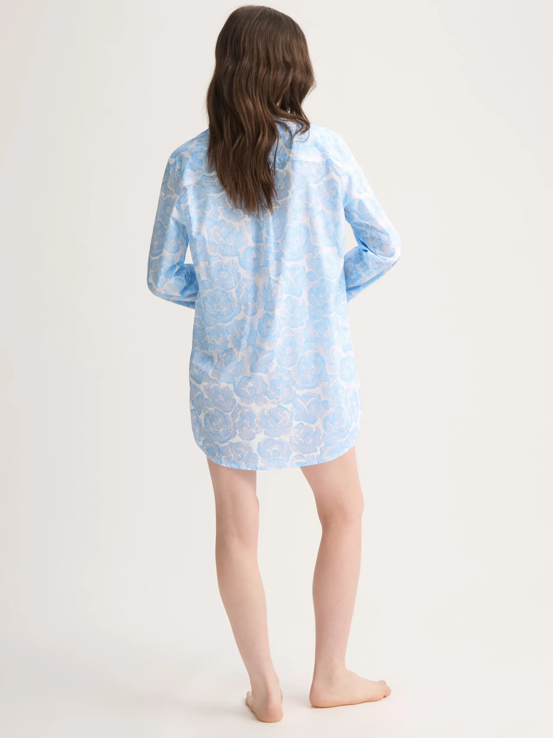 nightshirt-kAdgASFD-3.webp Derek Rose Lightweight Pyjamas|View All>Nightshirt Light Blue & White