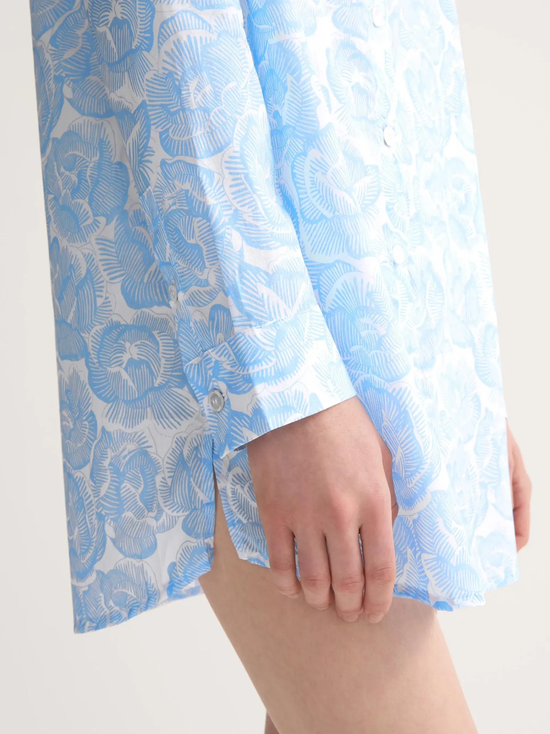 nightshirt-kAdgASFD-5.webp Derek Rose Lightweight Pyjamas|View All>Nightshirt Light Blue & White