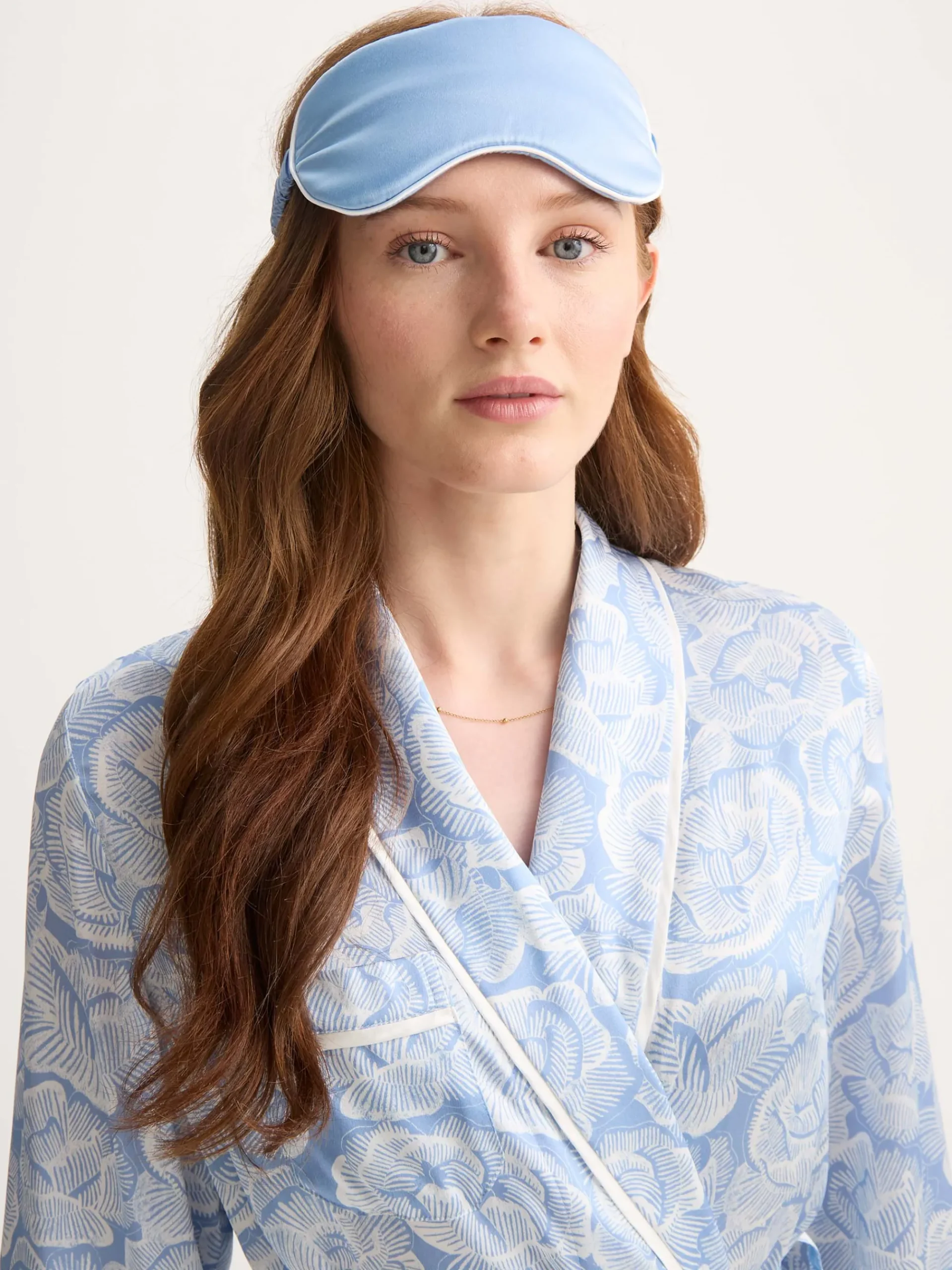 silk-eye-mask-BcZMklNQ-2.webp Derek Rose View All|View All>Silk Eye Mask Cloud Blue