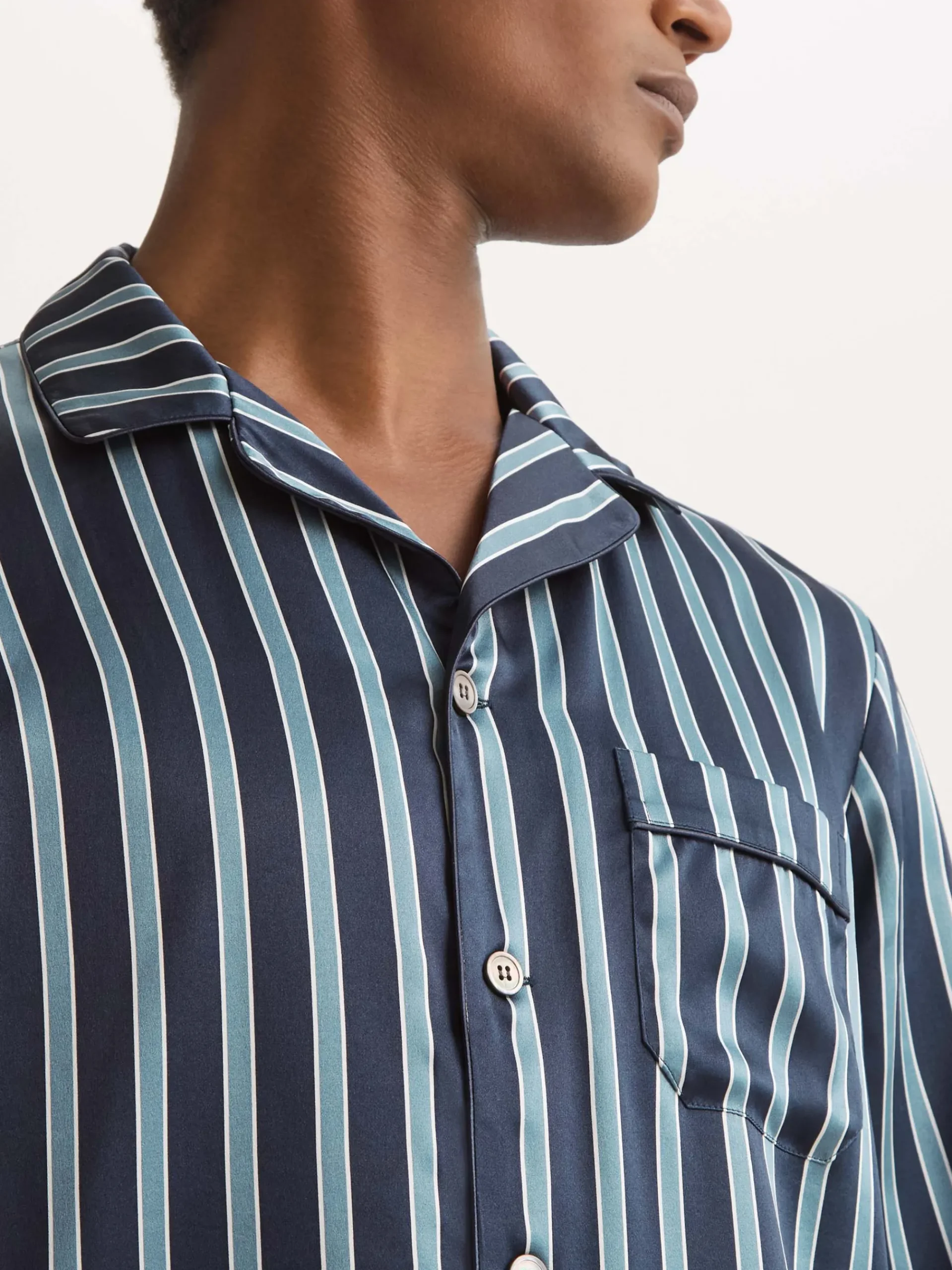 silk-pyjamas-NYhrzlhj-3.webp Derek Rose Lightweight Pyjamas|View All>Silk Pyjamas Navy Blue
