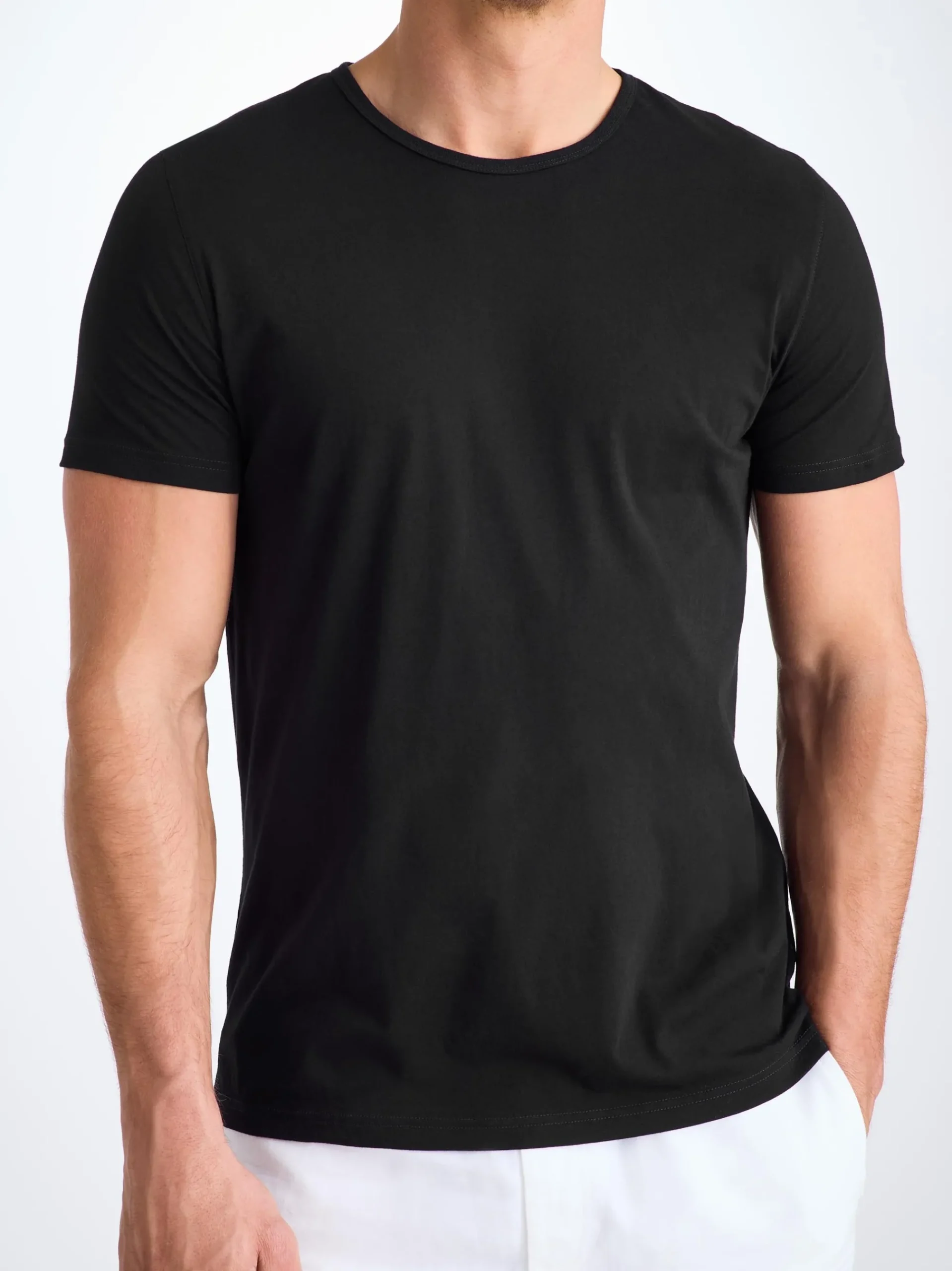 t-shirt-tnsmAACw-4.webp Derek Rose Cotton T-Shirts|View All>T-Shirt Black